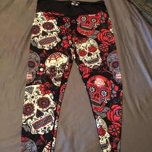 CVG Skulls and Roses capris